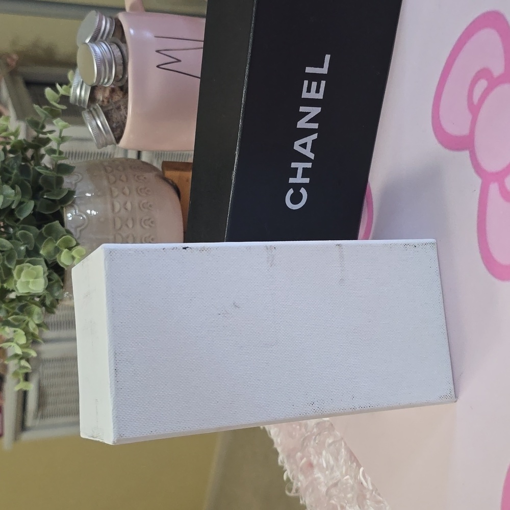 Chanel Box - Picture 3 of 8
